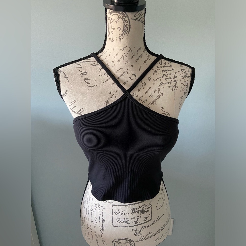 ALO black ribbed cropped top size medium